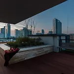 Sienna 65 Premium With Parking In By Renters Prestige Appartement