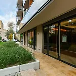 Appartement Sienna 65 Premium With Parking In By Renters Prestige *