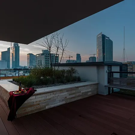 Sienna 65 Premium With Parking In By Renters Prestige Apartament