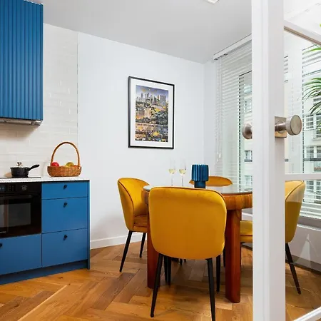 Sienna 65 Premium With Parking In By Renters Prestige * Warschau