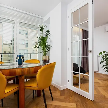 Sienna 65 Premium With Parking In By Renters Prestige *